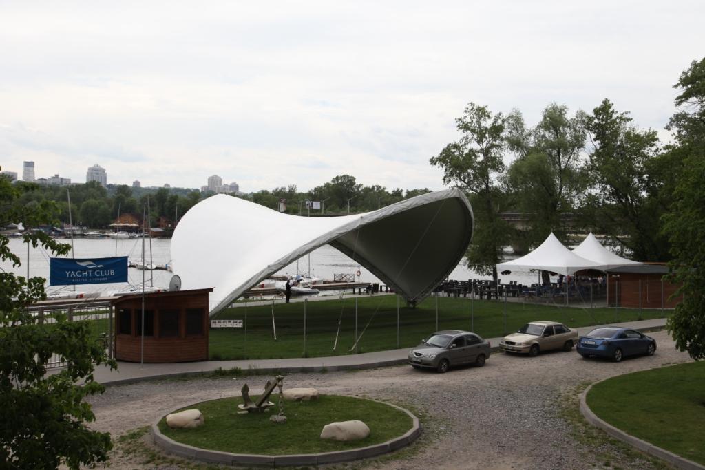 Apartments Raisy Okipnoi Kijev Kültér fotó