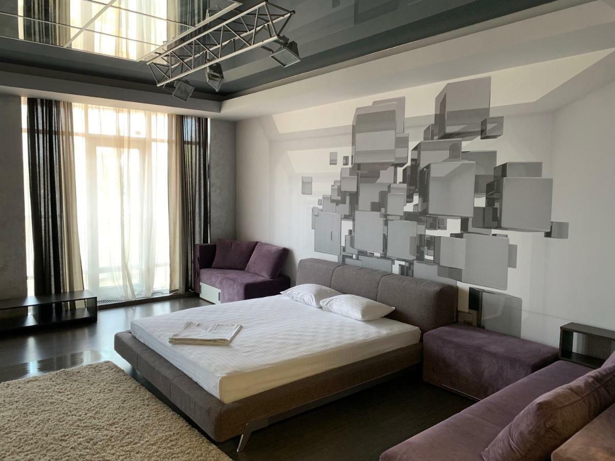 Apartments Raisy Okipnoi Kijev Kültér fotó